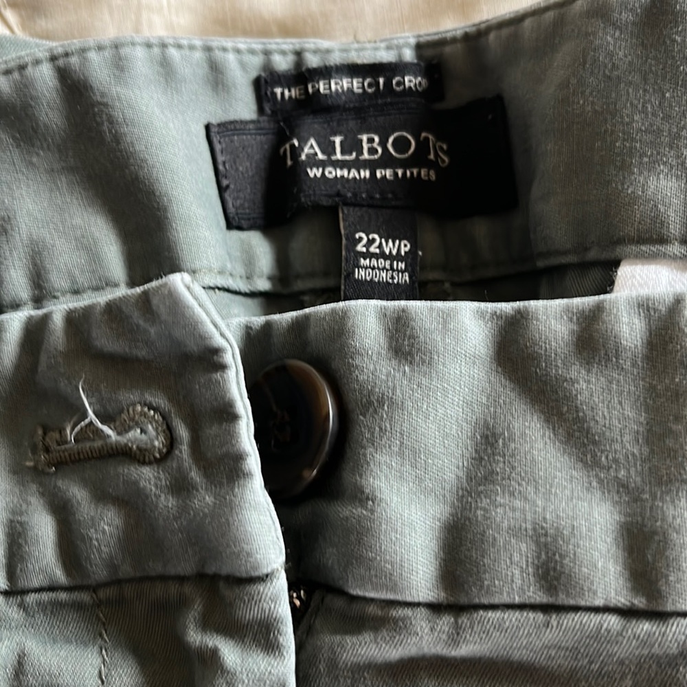 Talbots  The Perfect Crop 22WP olive green